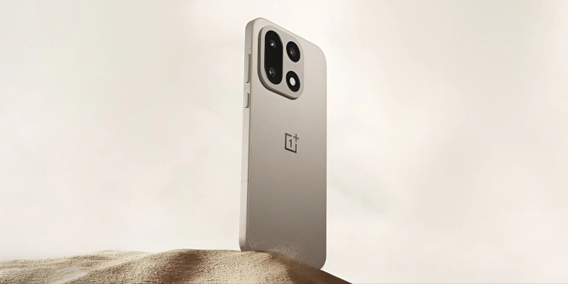 OnePlus 15 показали на фото — в новом «песочном» цвете