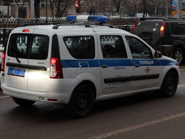 Толпа бородачей напала на бывшего российского полицейского